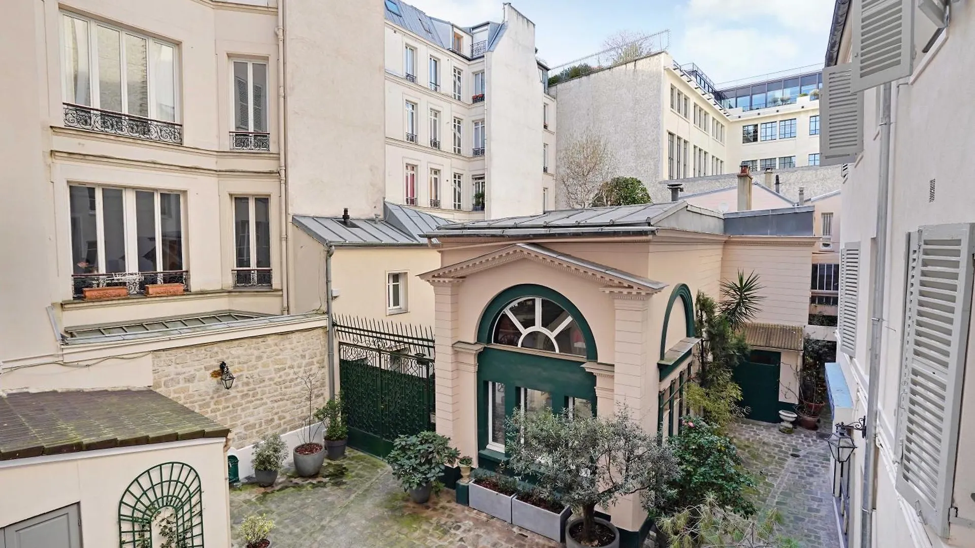Appartement Moderne Champs-Elysees - Saint Honore Paris Frankrike